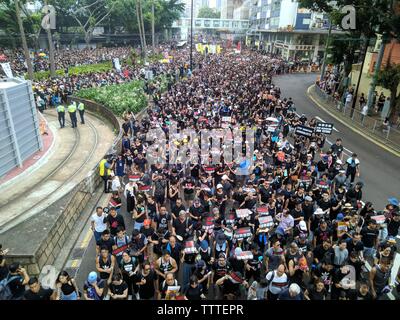 Hong Kong, 16 juin 2019 - Manifestation foule à Causeway Bay de Hong Kong, à l'encontre de la loi sur l'extradition de gouvernement. Banque D'Images