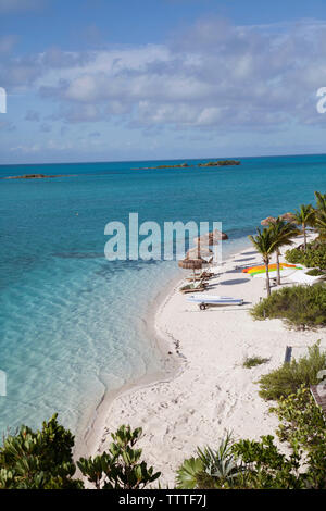 EXUMA, Bahamas. Plage privée à la pintade Cay Resort. Banque D'Images