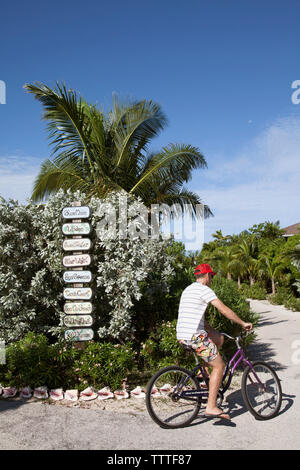 EXUMA, Bahamas. Les instructions pour les différentes villas à la pintade Cay Resort. Banque D'Images