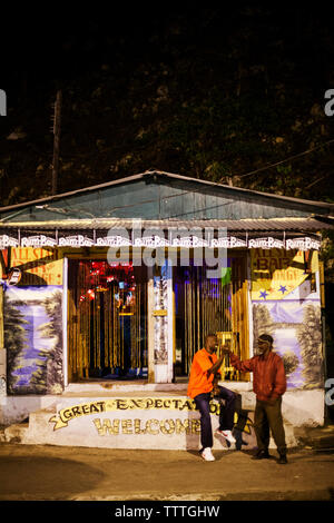 La JAMAÏQUE, Port Antonio. Avant de la All Star Bar et Lounge. Banque D'Images