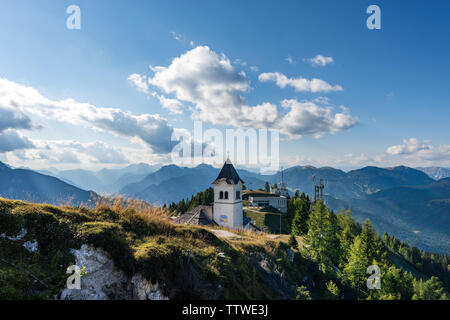 Ancien sanctuaire de Monte Santo di Lussari, lieu de pèlerinage à Alpes italiennes. La province d'Udine, Frioul-Vénétie Julienne, Italie, Europe Banque D'Images