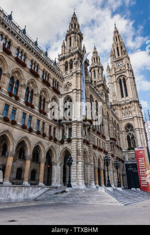 Hôtel de ville de Vienne (en allemand : Wiener Rathaus) est le siège du gouvernement local de Vienne, situé sur place dans le quartier de Innere Stadt. Banque D'Images