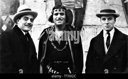 MAX LINDER DOUGLAS FAIRBANKS SR et CHARLIE CHAPLIN sur Robin des Bois Franc 1922 réalisateur Allan Dwan Douglas Fairbanks Images / United Artists Banque D'Images