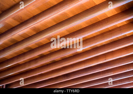 La planche en bois la construction en bois sur maison toiture Banque D'Images