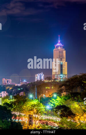 Vue de nuit de la capitale Kenyane Nairobi Banque D'Images