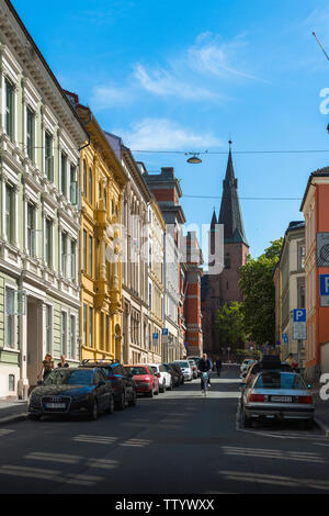 La Norvège ville architecture, vue de bâtiments colorés à St Olavs Gate, une rue résidentielle dans le centre de St Olafs Plass district d'Oslo, Norvège. Banque D'Images