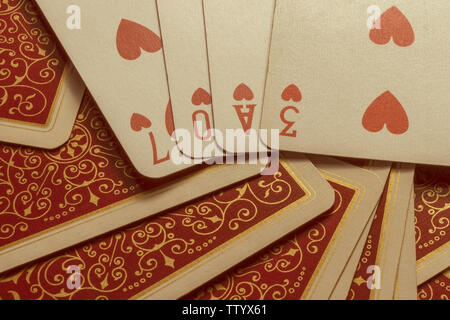 Cartes à jouer avec le signe de l'amour. Banque D'Images