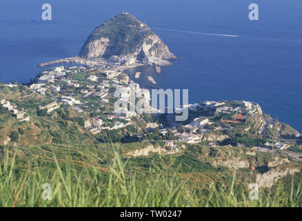 Sant'Angelo, l'île de Ischia, dans le golfe de Naples, Campanie, Italie Banque D'Images