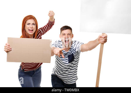Les jeunes protestataires sur fond blanc Banque D'Images