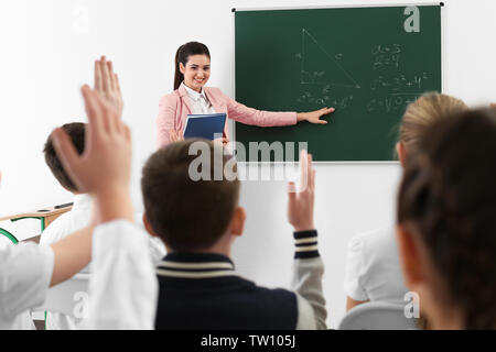 L'enseignante en classe de cours Banque D'Images