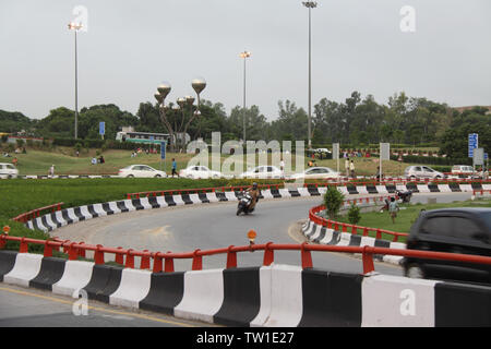 Le trafic sur la route, New Delhi, Inde Banque D'Images