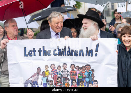 Londres 18 juin 2019 Safe passage campagne ; une campagne cherchant à garantir un passage sûr pour unaccompaned les enfants réfugiés en photo Alf, Seigneur Dubs, (centre) et le Rabbin Gluck Herschel (droit)Credit Ian Davidson/Alamy Live News Banque D'Images