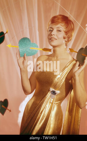 Sonja Ziemann, deutsche Schauspielerin, Sängerin und Tänzerin, Deutschland 1960 er Jahre. L'actrice allemande, chanteuse et danseuse Sonja Ziemann, l'Allemagne des années 1960. Banque D'Images