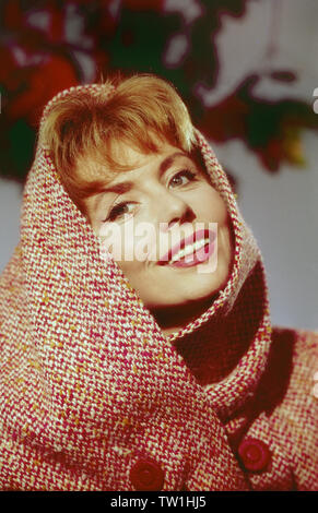 Sonja Ziemann, deutsche Schauspielerin, Sängerin und Tänzerin, Deutschland 1960 er Jahre. L'actrice allemande, chanteuse et danseuse Sonja Ziemann, l'Allemagne des années 1960. Banque D'Images