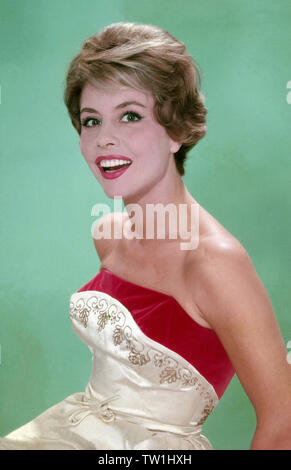 Sonja Ziemann, deutsche Schauspielerin, Sängerin und Tänzerin, Deutschland 1960 er Jahre. L'actrice allemande, chanteuse et danseuse Sonja Ziemann, l'Allemagne des années 1960. Banque D'Images