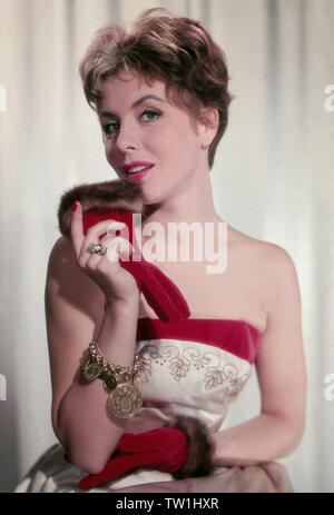 Sonja Ziemann, deutsche Schauspielerin, Sängerin und Tänzerin, Deutschland 1960 er Jahre. L'actrice allemande, chanteuse et danseuse Sonja Ziemann, l'Allemagne des années 1960. Banque D'Images