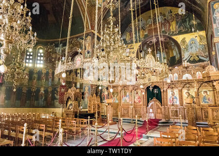 Nauplie, Grèce. La Sainte Église de Saint Constantin et Hélène (Ieros Zns Agiou Konstantinou Elenis kai), une église orthodoxe grecque Banque D'Images