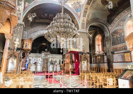 Nauplie, Grèce. L'église Saint George (ZNS) Agios Georgios, une église grecque orthodoxe de l'Est dans la vieille ville de Nauplie Banque D'Images