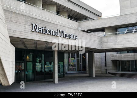 Londres, Royaume-Uni - 30 mai 2019 : Entrée de la National Theatre à Londres Banque D'Images