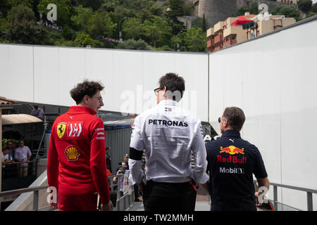 Monte Carlo / Monaco 25/05/2019 - F1's top brass - Mattia Binotto (Ferrari), Toto Wolff (Mercedes), Christian Horner (Red Bull) en direction de la fosse bien positionné en couverture Banque D'Images