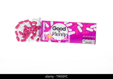 Good & Plenty a ouvert la boîte de bonbons à la réglisse bonbons par Hershey Banque D'Images