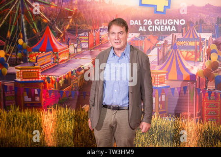 Roma, Italie. 18 Juin, 2019. L'acteur italien Corrado Guzzanti Photocall à Rome du film "Toy Story 4" avec la voix d'acteurs italiens du film Crédit : Matteo Nardone/Pacific Press/Alamy Live News Banque D'Images