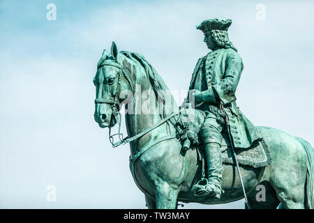 Vienne, Autriche - 18 mars, 2019 Sculpture : l'empereur Joseph II sur le fond de ciel d'été Banque D'Images