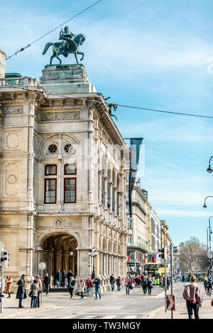 Vienne, AUTRICHE - Mars 18, 2019 - vue pittoresque de monument architectural viennois avec carré Banque D'Images