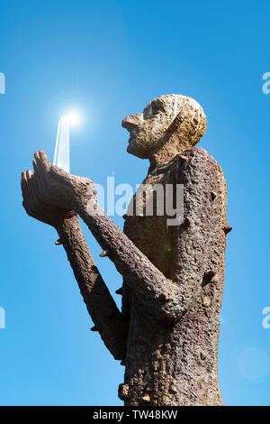 Statue de l'homme de la mer, Bo village, îles Vesteralen, la Norvège. Banque D'Images