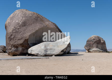 Rock géant près de Landers en Californie du Sud était autrefois un lieu de rassemblement pour les croyants d'OVNIS dans les années 1950 Banque D'Images