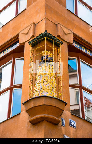 Pour les amoureux du cubisme, une destination à voir est le premier bâtiment jamais conçu dans ce style - la Maison de la Vierge Noire à Prague, Banque D'Images