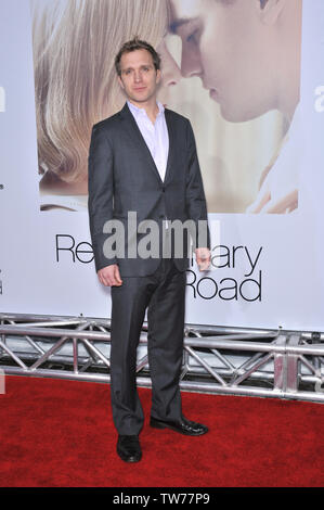 LOS ANGELES, CA. 15 décembre 2008 : scénariste Justin Haythe lors de la première mondiale de son nouveau film 'Revolutionary Road' au Mann Village Theatre, Westwood. © 2008 Paul Smith / Featureflash Banque D'Images