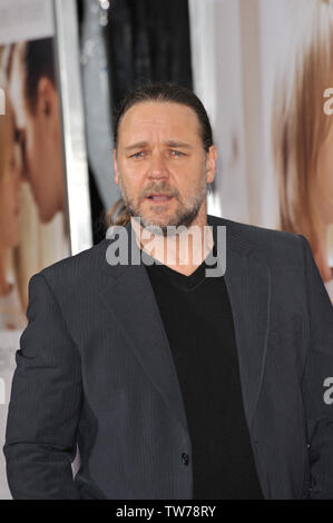 LOS ANGELES, CA. 15 décembre 2008 : Russell Crowe lors de la première mondiale de 'Revolutionary Road' au Mann Village Theatre, Westwood. © 2008 Paul Smith / Featureflash Banque D'Images