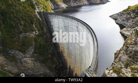 Gros plan du barrage de strathgordon en Tasmanie Banque D'Images