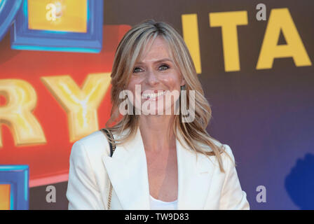 Des célébrités de la télévision italienne assister le tapis rouge de Toy Story 4 dans les studios à Rome Banque D'Images