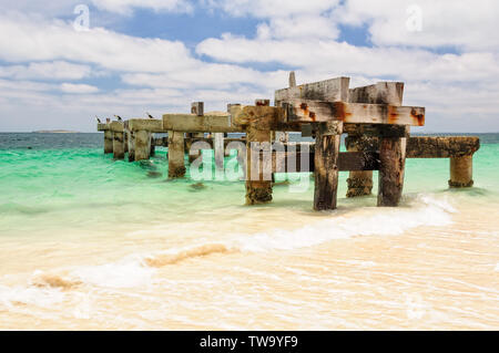 Vestiges de l'ancienne jetée - Jurien Bay, WA, Australie Banque D'Images