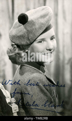 Petula Clark (1932-), actrice britannique, et compositeur. Photographié vers 1946 autour de 13 ans. Date : vers 1946 Banque D'Images