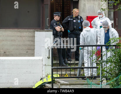 Brentwood Essex 19 juin 2019 un prétendu avoir poignardé a eu lieu à Brentwood dans les premières heures du matin. Un homme de 56 ans a été transporté à l'hôpital avec de graves mais pas sa vie en danger de blessures et un homme a été arrêté par la police d'Essex Ian Davidson Crédit/Alamy Live News Banque D'Images