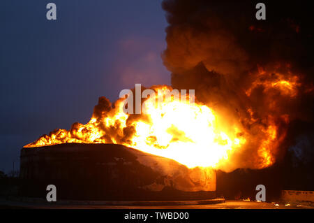 Stockage de carburant de Buncefield fire Banque D'Images