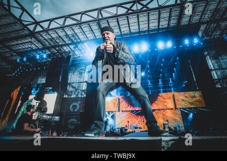 Milan, Italie. 06 Juin, 2019. Vasco Rossi effectue vivent dans Milan au Stadio San Siro pour sa tournée 2019 VascoNonStopLive. Credit : Danilo D'Auria/Pacific Press/Alamy Live News Banque D'Images