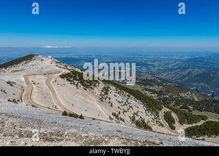 Vue panoramique depuis le sommet du Mont Ventoux, Le "Géant de Provence" Banque D'Images