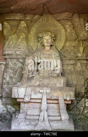 Une statue de Guanyin carved durant la dynastie des Song du Sud dans la zone panoramique de la sculpture sur pierre de Dazu de Chongqing, Chine. Banque D'Images