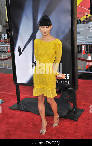 LOS ANGELES, CA. 23 juillet 2008 : Bai Ling lors de la première mondiale de "The X-Files : Je veux y croire" au Grauman's Chinese Theatre, à Hollywood. © 2008 Paul Smith / Featureflash Banque D'Images