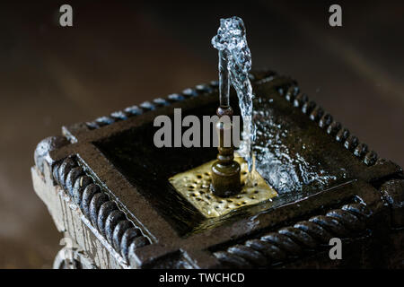 Fontaine d'eau potable en Arménie dans la journée Banque D'Images