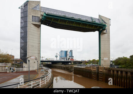 Kingston Upon Hull, Myton Bridge barrière de marée à l'embouchure de la rivière de l'estuaire de la coque Banque D'Images