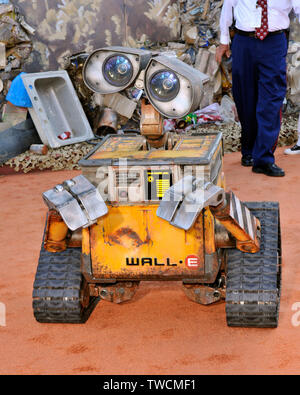 LOS ANGELES, CA. 21 juin 2008 : Wall-E robot lors de la première mondiale de Disney's 'Wall-E' au théâtre grec, Los Angeles. © 2008 Paul Smith / Featureflash Banque D'Images