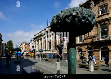 Le centre-ville de Doncaster, dans le Yorkshire du Sud Nat West bank building historique sur la rue principale Banque D'Images