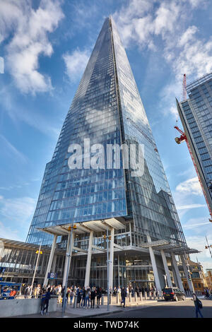 Le Shard, également appelé le tesson de verre, le Shard London Bridge et London Bridge Tower, anciennement est un gratte-ciel de 95 étages à Londres Banque D'Images