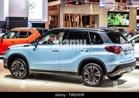 Paris, France, Octobre 02, 2018 : Facelift 2019 Suzuki Vitara 4e gen au Mondial Automobile de Paris, crossover compact voiture produite par Suzuki Banque D'Images