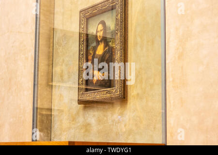 Paris, France, 07 Octobre 2018 : Louvre, pays le plus connu et le célèbre tableau La Joconde La Joconde Léonard de Vinci Banque D'Images